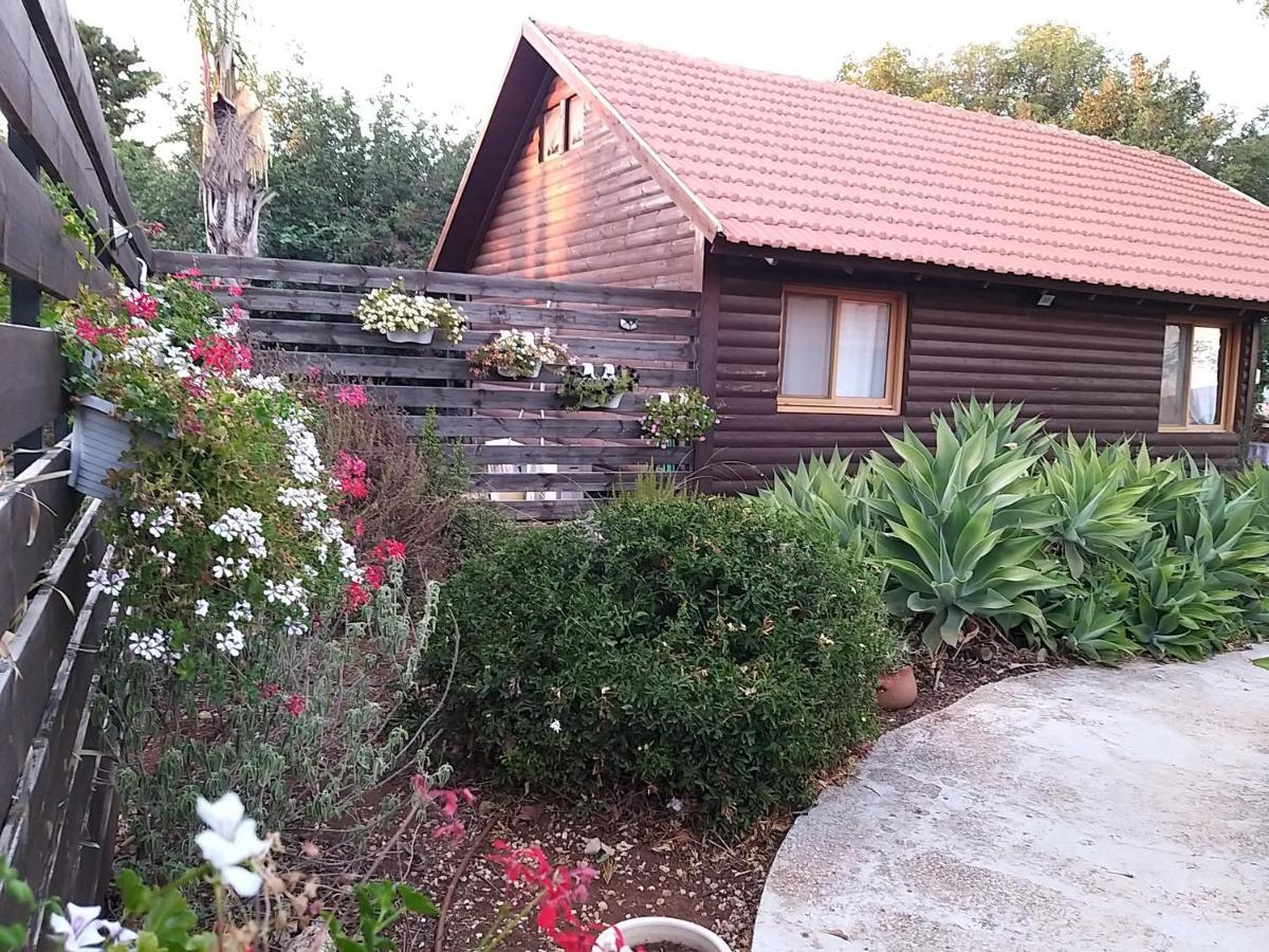 Tal Nof Cabins Villa Manot Exterior photo
